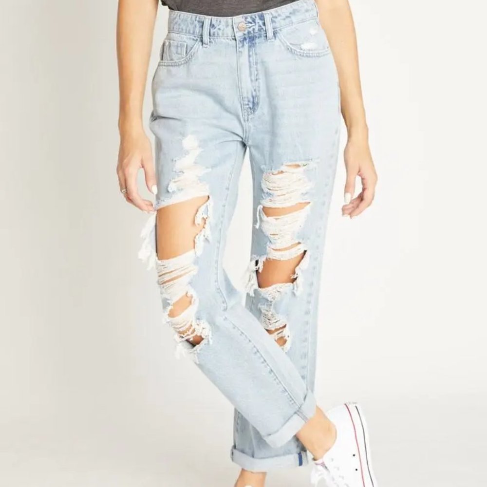90’s High Rise Relaxed Vintage Destructed Mom/Boyfriend Jean